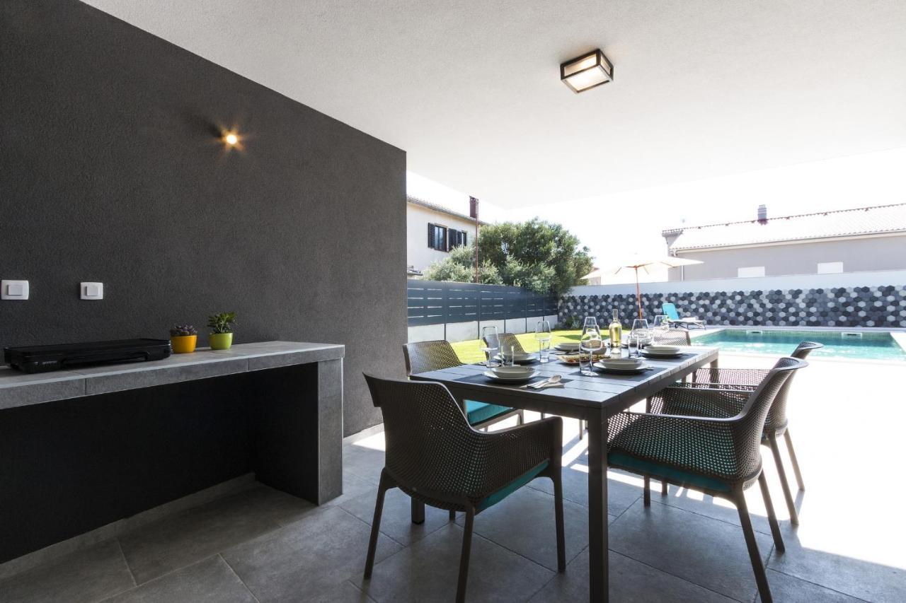 Modern 3-Bedroom Villa With A Private Pool Pula Luaran gambar