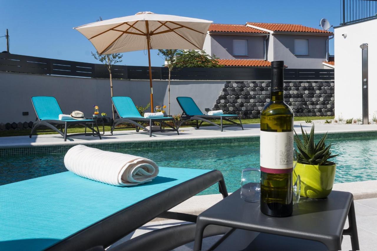 Modern 3-Bedroom Villa With A Private Pool Pula Luaran gambar