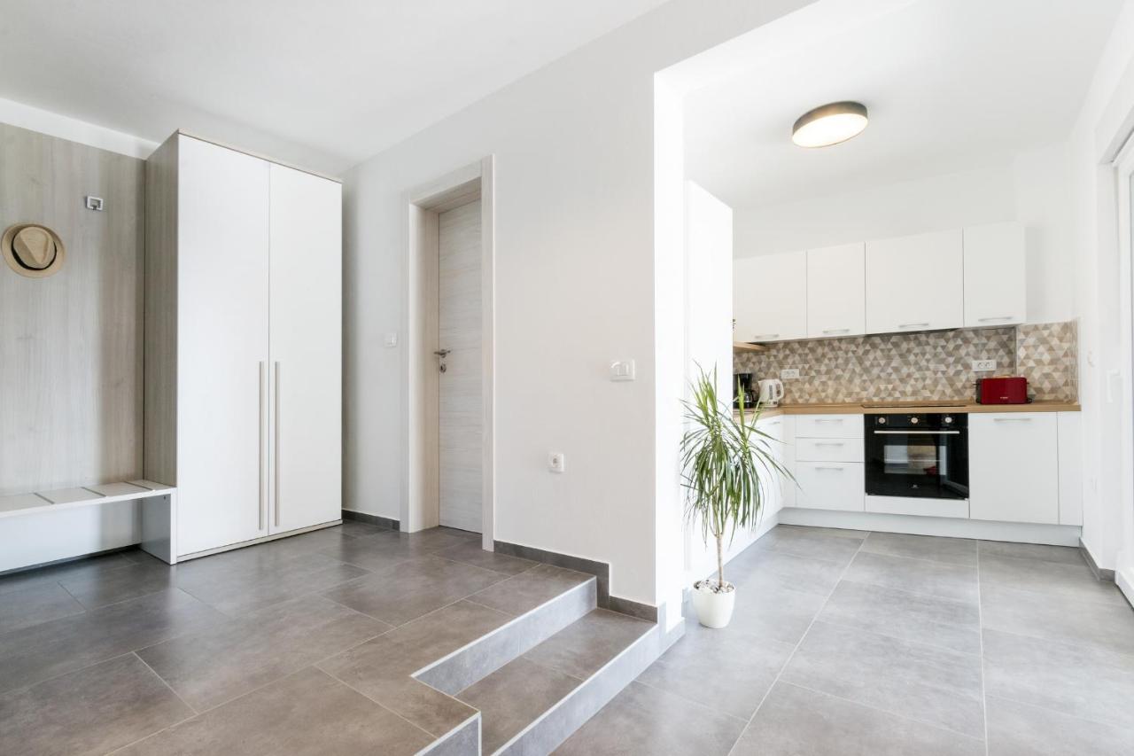 Modern 3-Bedroom Villa With A Private Pool Pula Luaran gambar