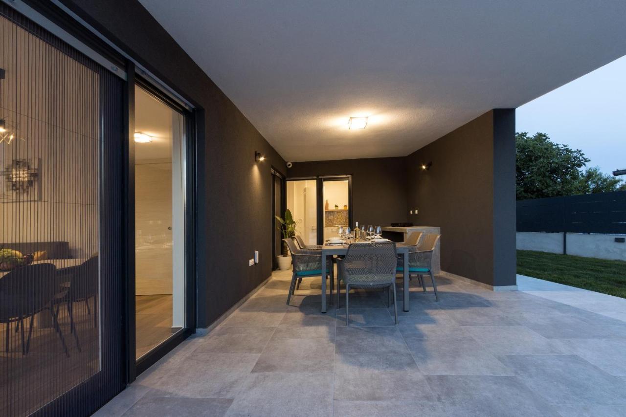 Modern 3-Bedroom Villa With A Private Pool Pula Luaran gambar