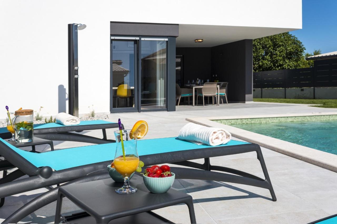 Modern 3-Bedroom Villa With A Private Pool Pula Luaran gambar